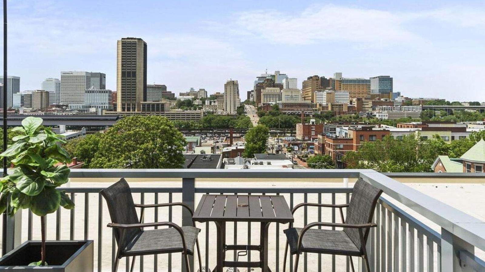 Landing At 2001 East - 2 Bedrooms In Downtown Richmond Exterior photo